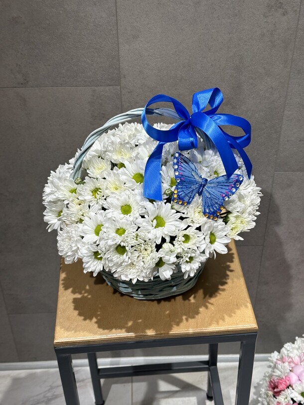 Корзиночка из хризантем, артикул F1349819 - 5000 рублей, доставка по городу. Flawery - доставка цветов