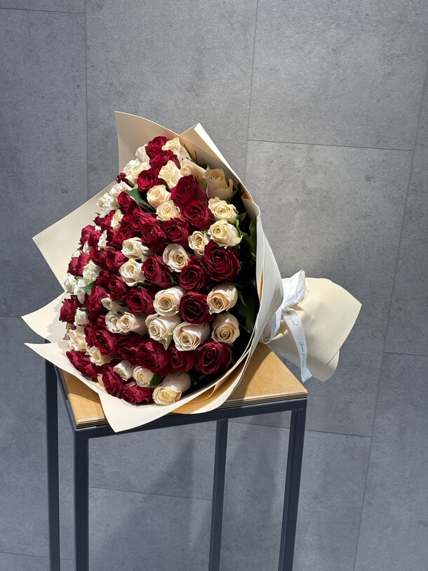 Букет 101, артикул F1353259 - 25850 рублей, доставка по городу. Flawery - доставка цветов