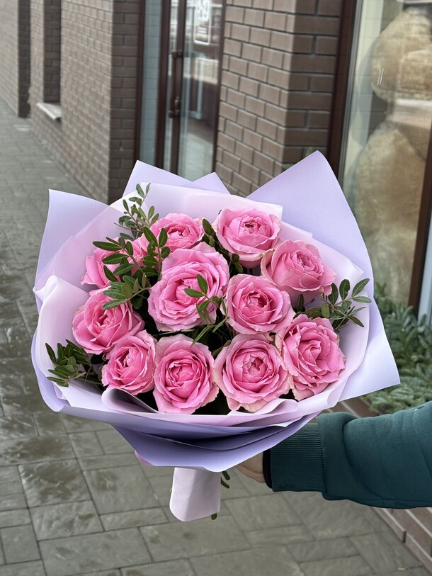 11 пионовидных роз, артикул F1356097 - 4950 рублей, доставка по городу. Flawery - доставка цветов