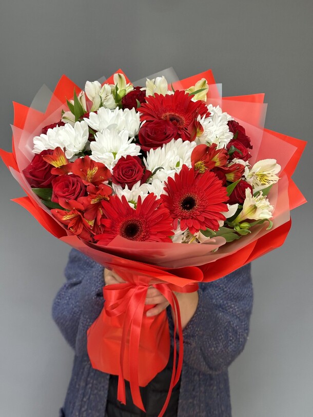 Букет страсть ❤️‍🔥, артикул F1357910 - 9350 рублей, доставка по городу. Flawery - доставка цветов