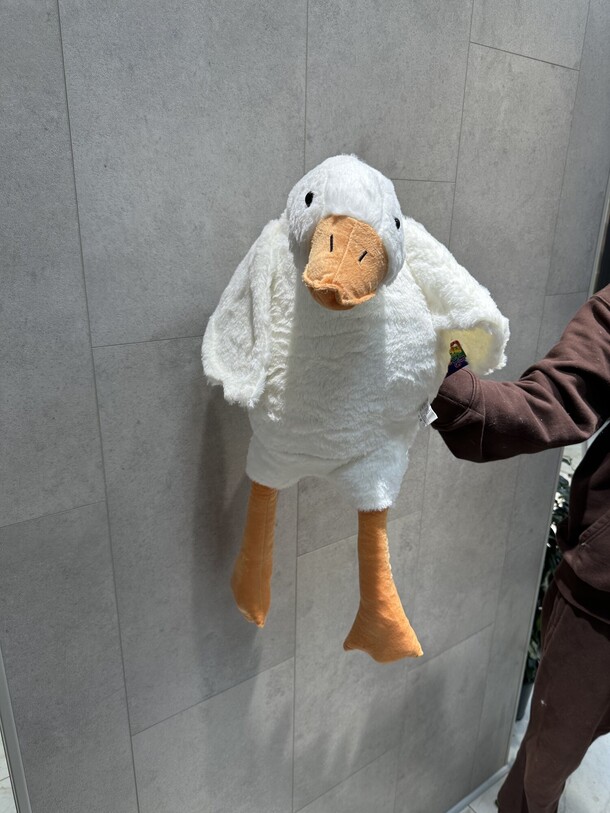 Гуси обнимуси, артикул F1361886 - 1650 рублей, доставка по городу. Flawery - доставка цветов