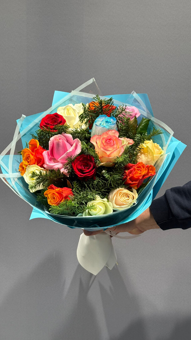 Букет зимний, артикул F1362468 - 5720 рублей, доставка по городу. Flawery - доставка цветов