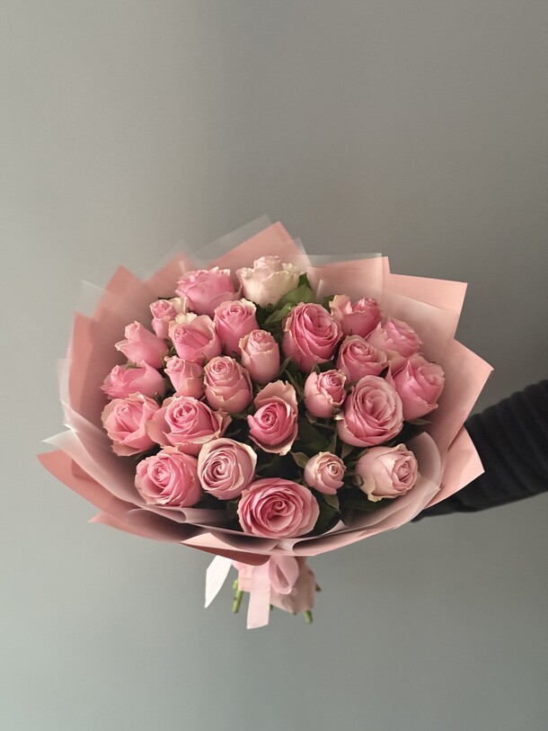25 роз в букете, артикул F1367307 - 7013 рублей, доставка по городу. Flawery - доставка цветов