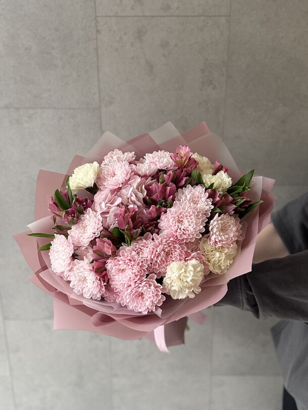 Сборный букет, артикул F1367624 - 7755 рублей, доставка по городу. Flawery - доставка цветов