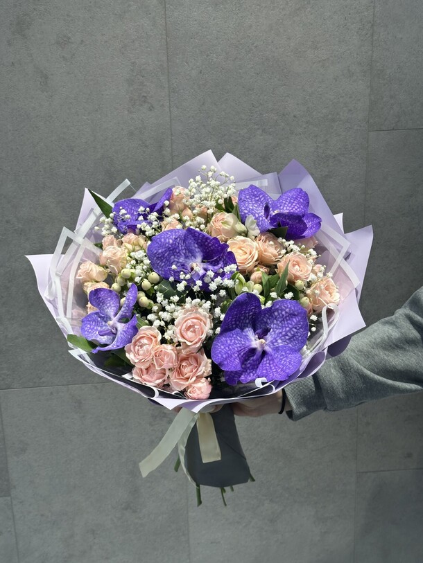 Букет звездная ночь, артикул F1377549 - 8100 рублей, доставка по городу. Flawery - доставка цветов