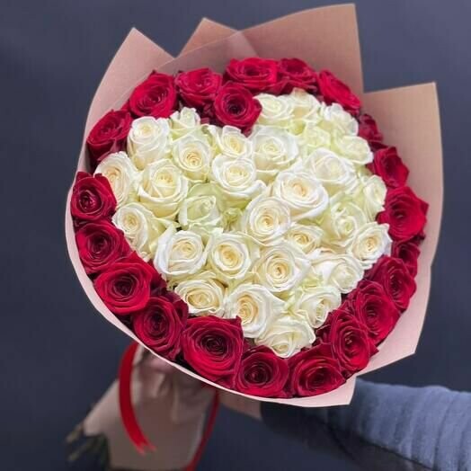 Букет из 51 розы, артикул F1378394 - 17655 рублей, доставка по городу. Flawery - доставка цветов