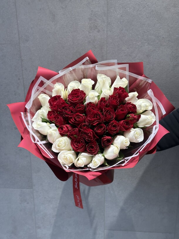 Букет «сердце», артикул F1379059 - 13475 рублей, доставка по городу. Flawery - доставка цветов