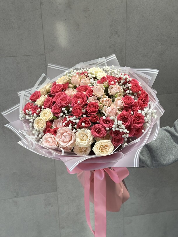 Розы и гипсофилы, артикул F1379605 - 12210 рублей, доставка по городу. Flawery - доставка цветов