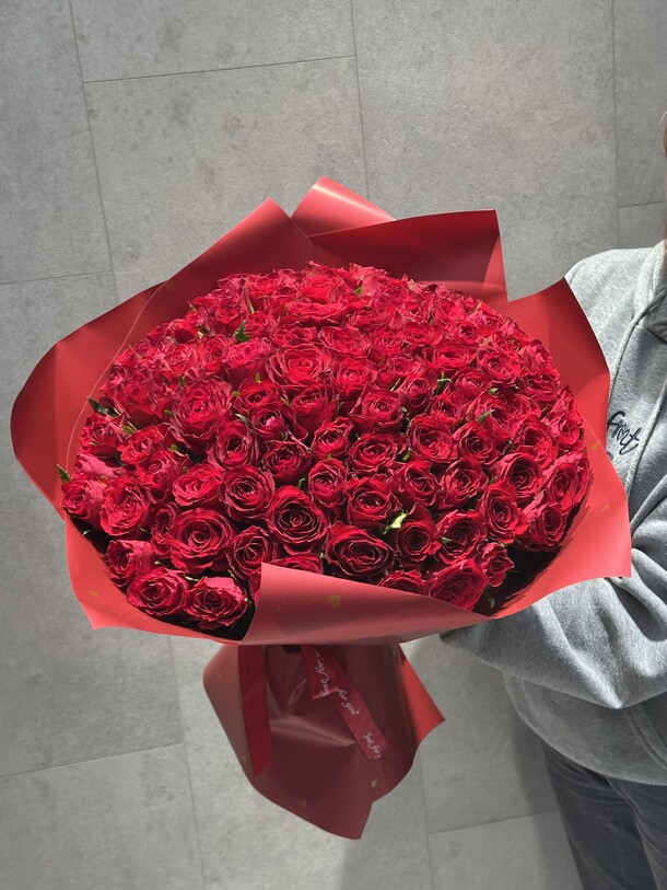 101 красная розочка, артикул F1380083 - 34155 рублей, доставка по городу. Flawery - доставка цветов