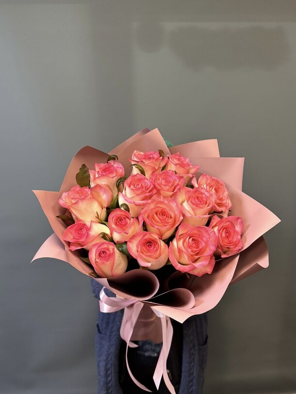 Букет из 15 роз, артикул F1380740 - 5280 рублей, доставка по городу. Flawery - доставка цветов