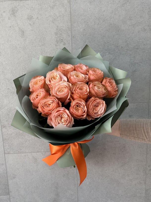 15 роз, артикул F1384091 - 5775 рублей, доставка по городу. Flawery - доставка цветов