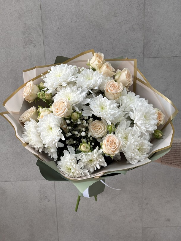 Сборный букет, артикул F1384097 - 4950 рублей, доставка по городу. Flawery - доставка цветов