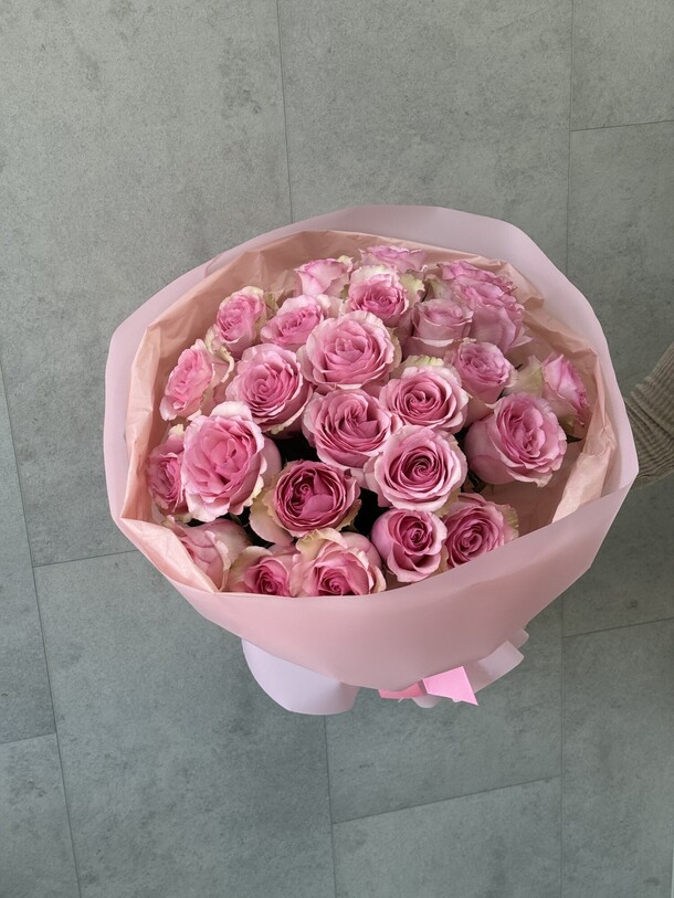 Букет из роз, артикул F1384160 - 9075 рублей, доставка по городу. Flawery - доставка цветов