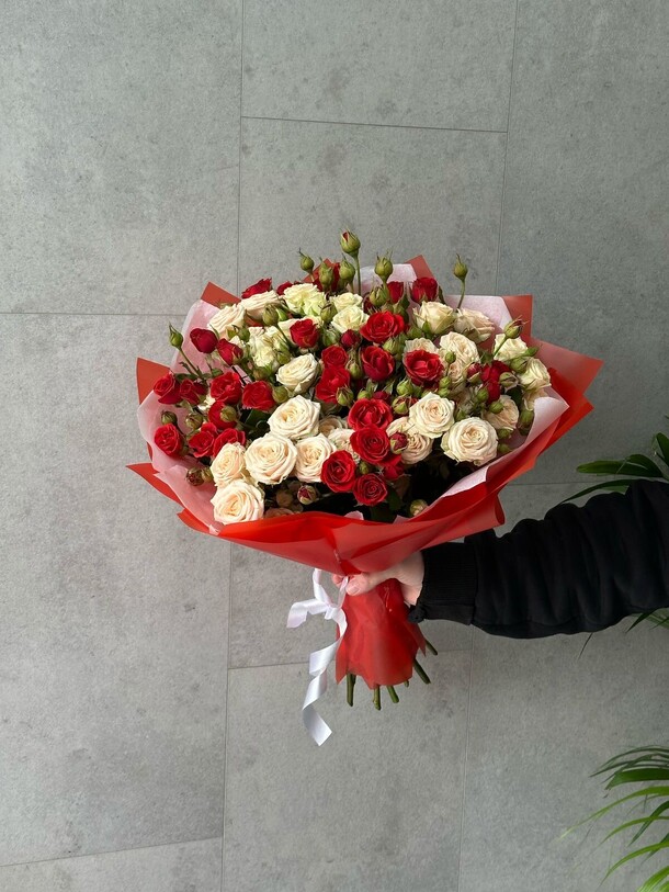 Букет из кустовых розочек, артикул F1403874 - 10230 рублей, доставка по городу. Flawery - доставка цветов