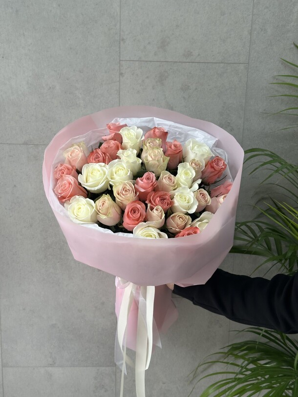 Букет из 35 роз💞🌸, артикул F1404759 - 12430 рублей, доставка по городу. Flawery - доставка цветов