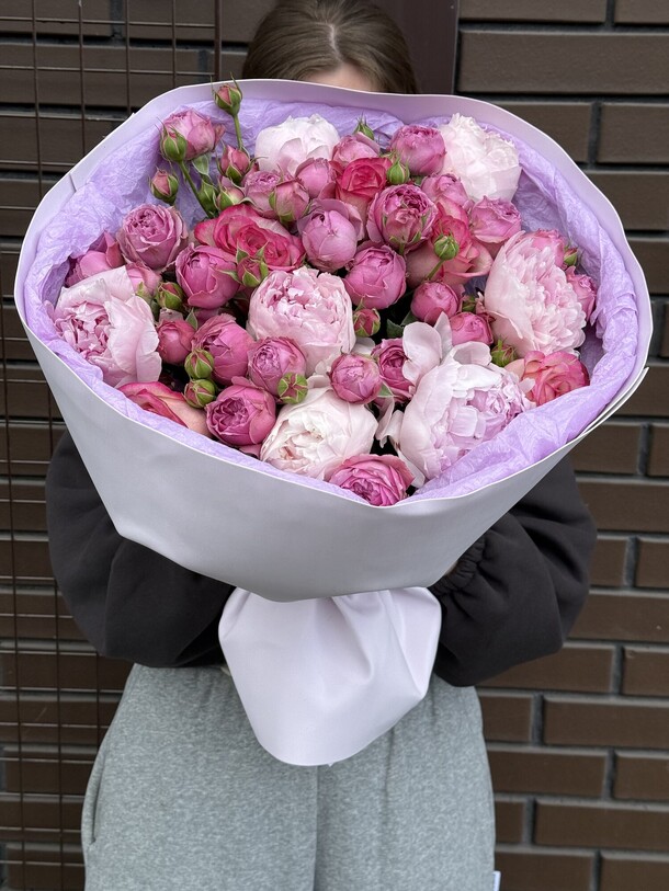 Сборный букет, артикул F1419747 - 13530 рублей, доставка по городу. Flawery - доставка цветов