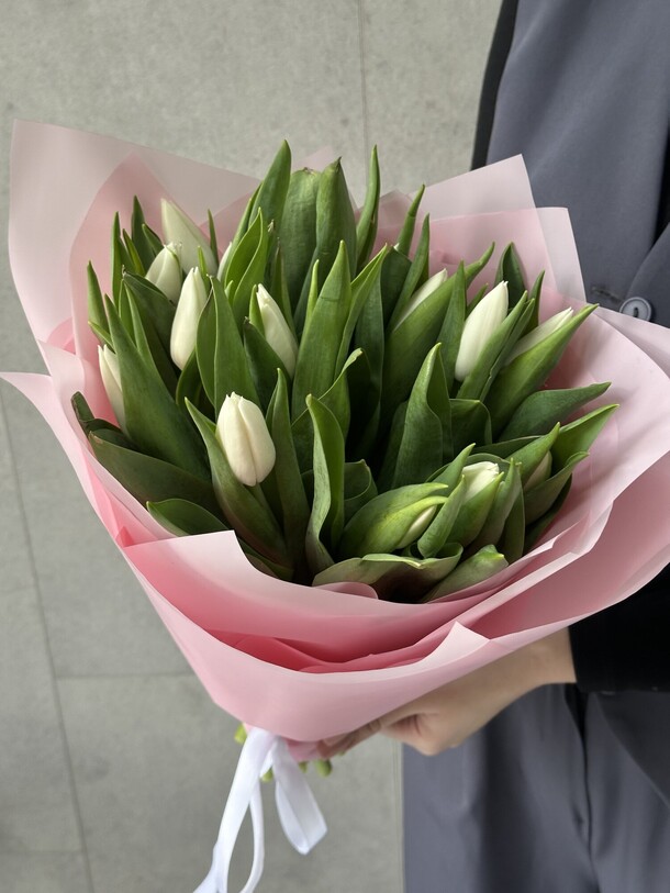 Тюльпановая долина, артикул F1433025 - 5775 рублей, доставка по городу. Flawery - доставка цветов