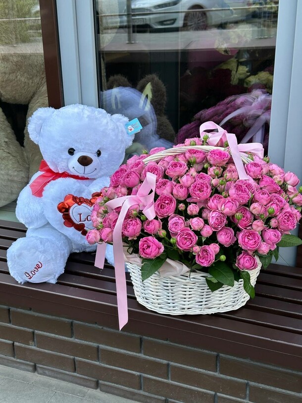 Корзинка и мишка, артикул F1447805 - 37703 рублей, доставка по городу. Flawery - доставка цветов