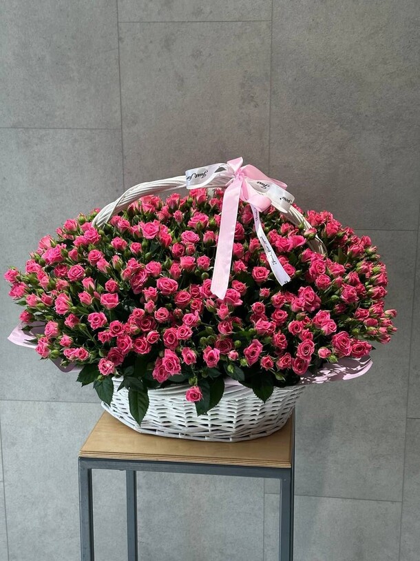 51 кустовая роза, артикул F1449049 - 31350 рублей, доставка по городу. Flawery - доставка цветов