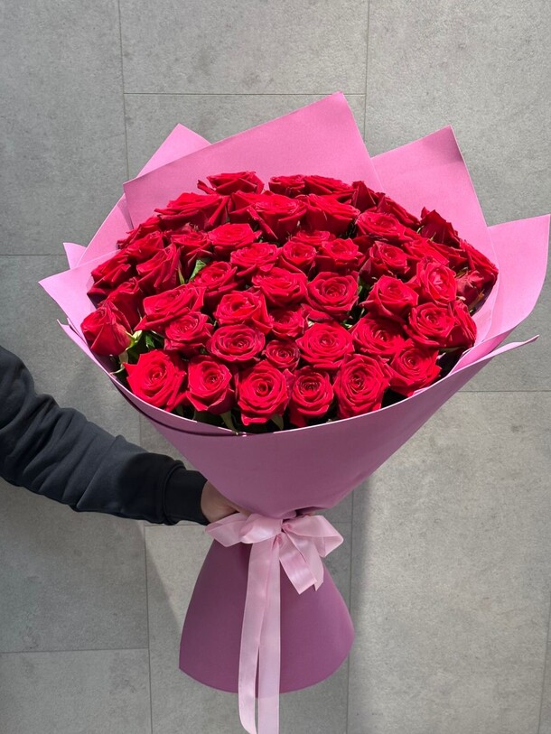 Букет из 51 розы, артикул F1493121 - 17710 рублей, доставка по городу. Flawery - доставка цветов