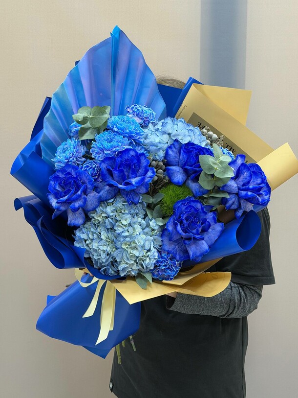 Букет океанский бриз, артикул F1520341 - 14080 рублей, доставка по городу. Flawery - доставка цветов