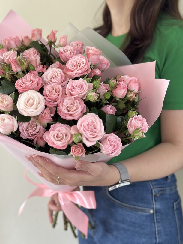 Кустовые розы, артикул F1445992 - 6200 рублей, доставка по городу. Flawery - доставка цветов