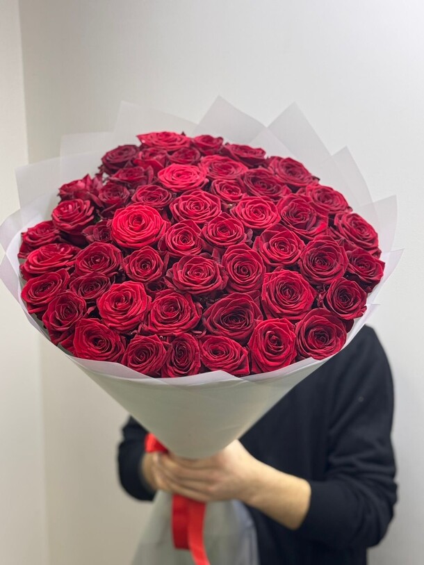 51 роза (70см), артикул F1362446 - 13000 рублей, доставка по городу. Flawery - доставка цветов