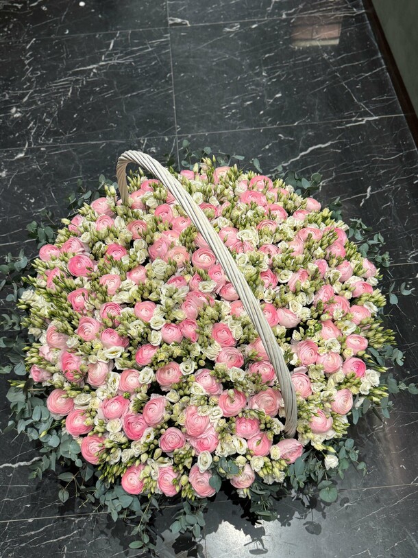 Подарок для королевы, артикул F1384410 - 148500 рублей, доставка по городу. Flawery - доставка цветов