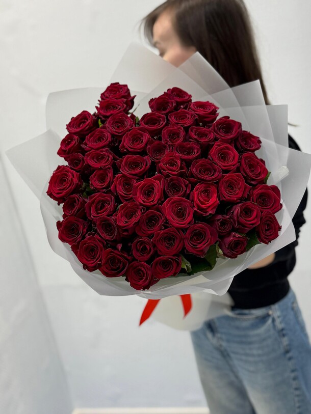 Розы красные, артикул F1384412 - 12727 рублей, доставка по городу. Flawery - доставка цветов