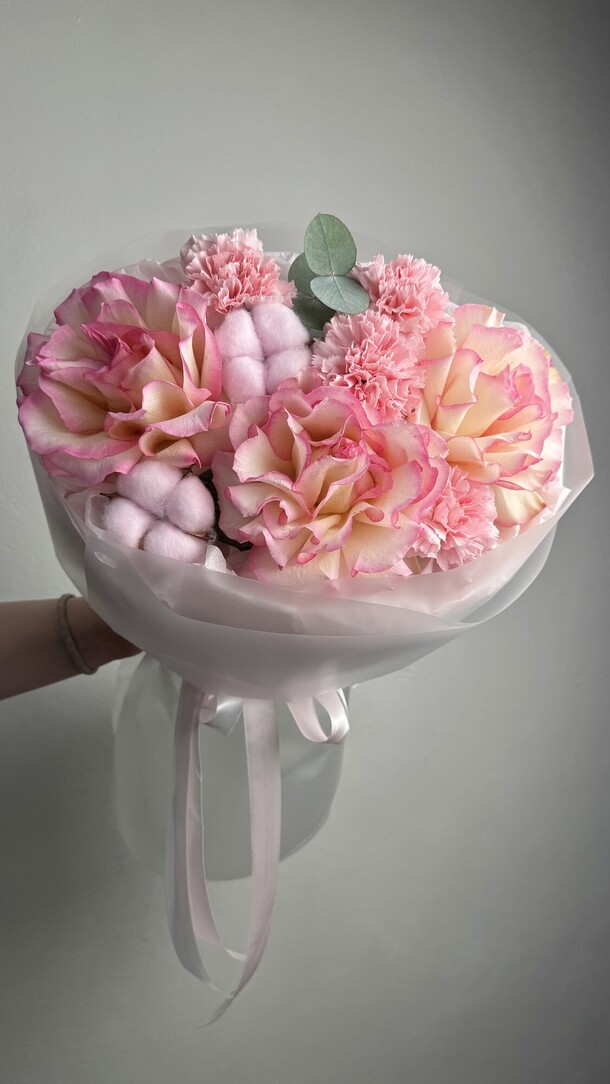 Милый букет с ажурными розами, артикул F1507175 - 3322 рублей, доставка по городу. Flawery - доставка цветов