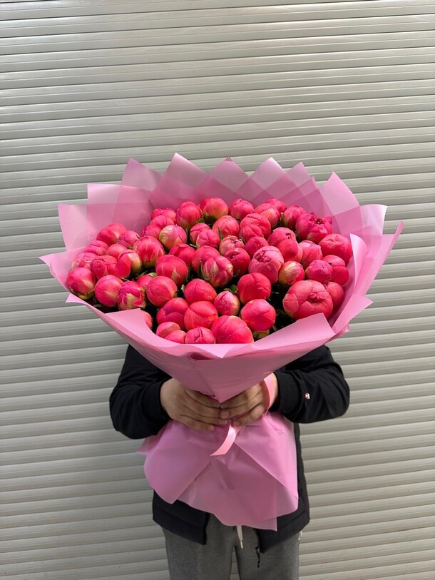 75 пион коралловый 💕, артикул F1341068 - 145900 рублей, доставка по городу. Flawery - доставка цветов
