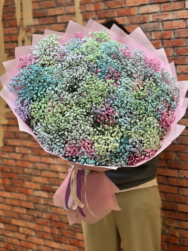 Букет из 51 радужных гипсофил 😍, артикул F1422992 - 25752 рублей, доставка по городу. Flawery - доставка цветов