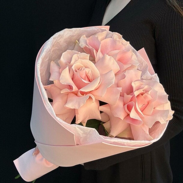 Французская роза (мб 009), артикул F1358385 - 3296 рублей, доставка по городу. Flawery - доставка цветов