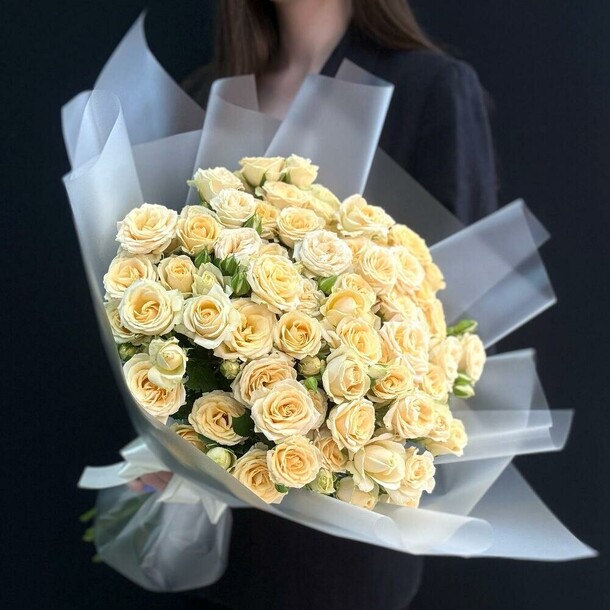 Кустовые розы 15 шт (мб 010), артикул F1374479 - 7228 рублей, доставка по городу. Flawery - доставка цветов