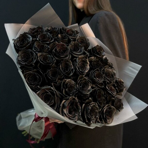 Букет из 31 чёрной розы (мб 126), артикул F1376254 - 17628 рублей, доставка по городу. Flawery - доставка цветов