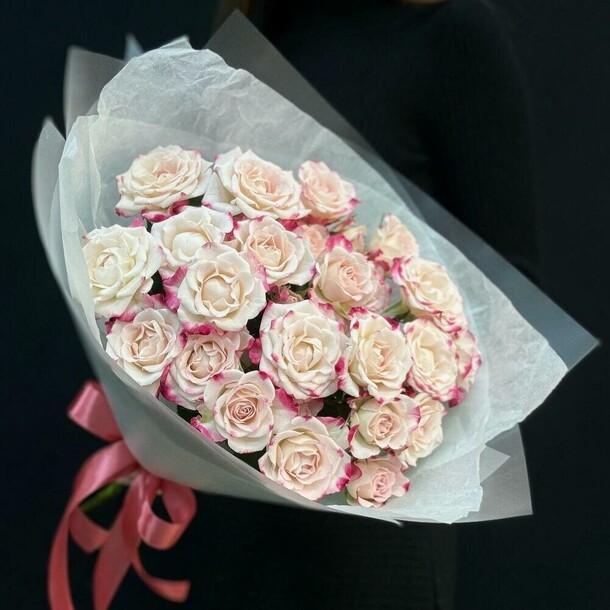 Букет кустовые розы (мб 153), артикул F1376381 - 4430 рублей, доставка по городу. Flawery - доставка цветов