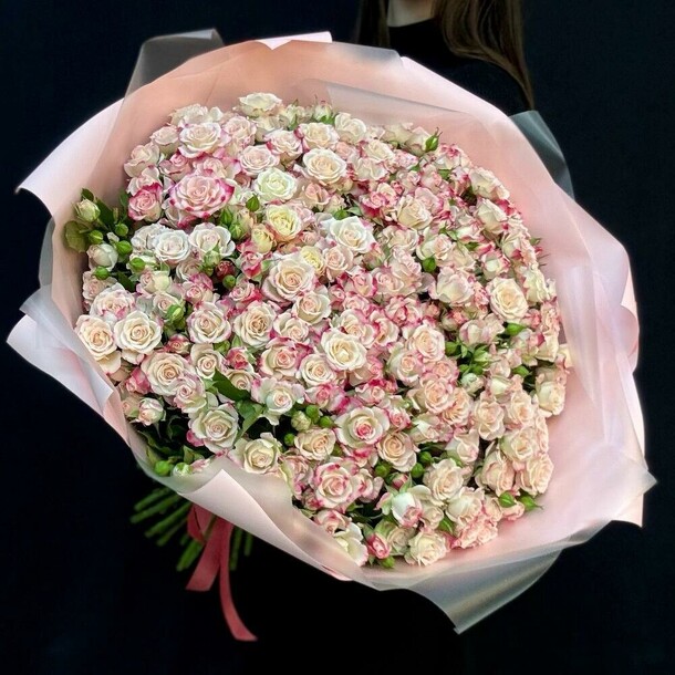 Кустовые розы рефлекс 51 шт (мб 237), артикул F1426683 - 19664 рублей, доставка по городу. Flawery - доставка цветов