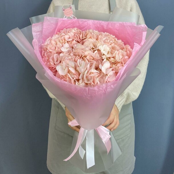 Букет из 3 гортензий, артикул F1342358 - 5324 рублей, доставка по городу. Flawery - доставка цветов