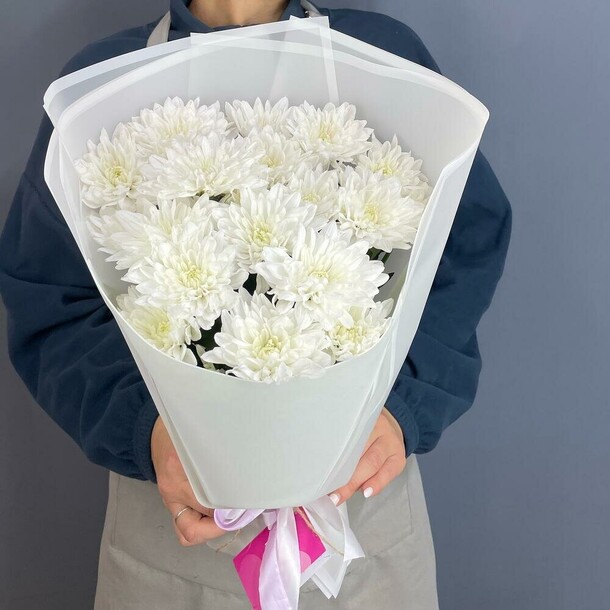 Букет из 3 кустовых хризантем, артикул F1342955 - 2475 рублей, доставка по городу. Flawery - доставка цветов