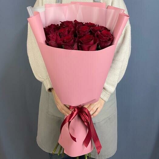 Букет из 15 красных роз эксплорер, артикул F1343788 - 13976 рублей, доставка по городу. Flawery - доставка цветов