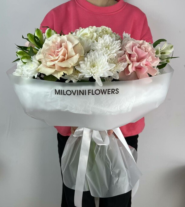 Букет из гортензии, хризантемы, альстромерии, артикул F1483079 - 8855 рублей, доставка по городу. Flawery - доставка цветов