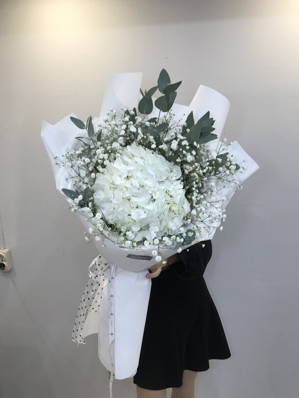 Букет «комплимент», артикул F1158885 - 5706 рублей, доставка по городу. Flawery - доставка цветов