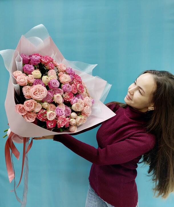 Ок, артикул F1153320 - 6990 рублей, доставка по городу. Flawery - доставка цветов