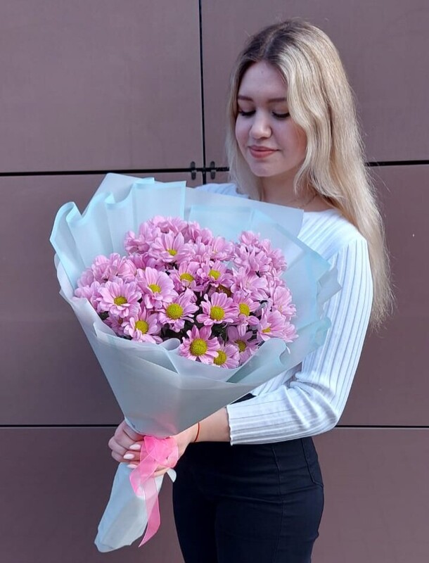 Комплимент из хризантем, артикул F1271899 - 2695 рублей, доставка по городу. Flawery - доставка цветов