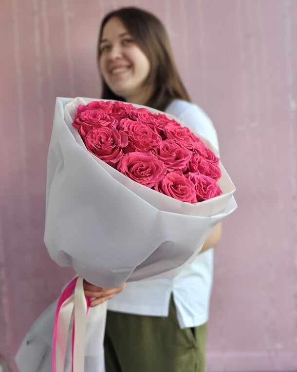 Букет 15 малиновых роз премиум, артикул F1272899 - 6750 рублей, доставка по городу. Flawery - доставка цветов