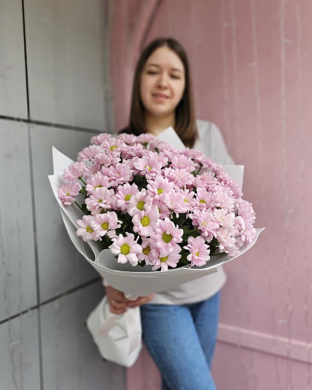 Неженка из хризантем, артикул F1282141 - 5555 рублей, доставка по городу. Flawery - доставка цветов