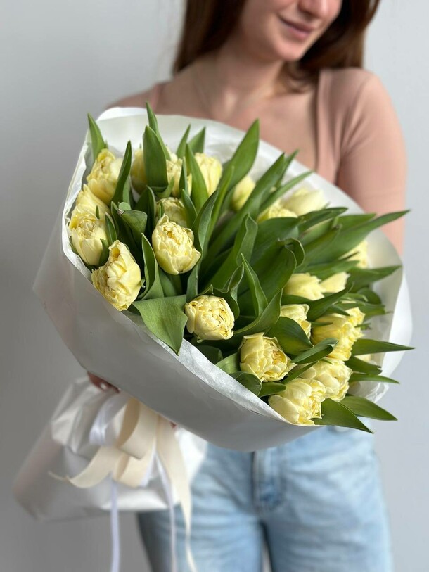 25 пионовидных тюльпанов, артикул F1257653 - 5000 рублей, доставка по городу. Flawery - доставка цветов