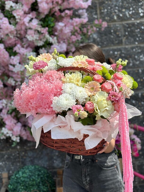 Сборная корзина, артикул F1421095 - 8900 рублей, доставка по городу. Flawery - доставка цветов