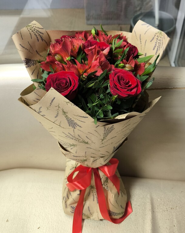 Романтический вечер, артикул F1298176 - 2650 рублей, доставка по городу. Flawery - доставка цветов