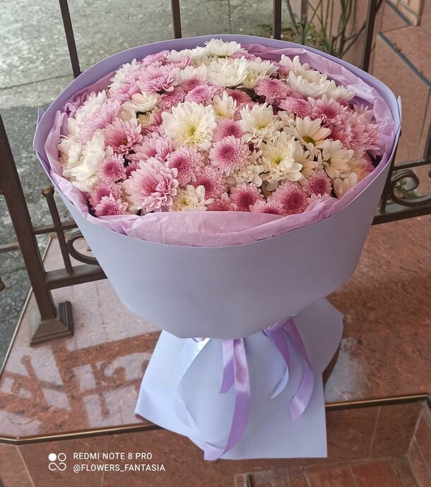 Букет кустовых хризантем, артикул F1298191 - 5320 рублей, доставка по городу. Flawery - доставка цветов